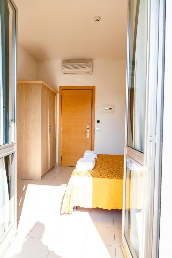 Hotel Capitano Торторето Экстерьер фото
