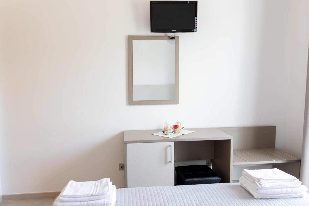 Hotel Capitano Торторето Экстерьер фото
