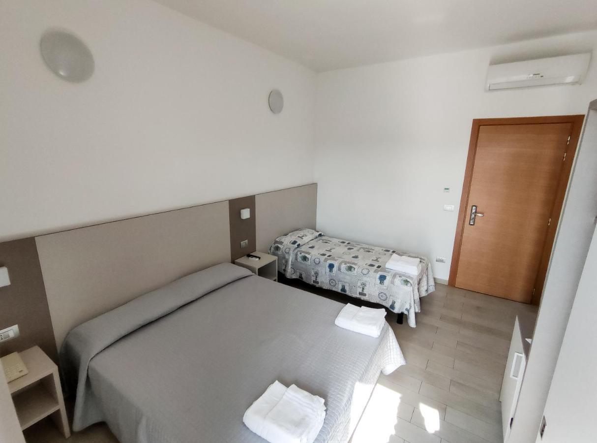 Hotel Capitano Торторето Экстерьер фото