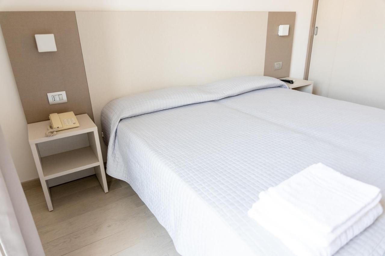 Hotel Capitano Торторето Экстерьер фото