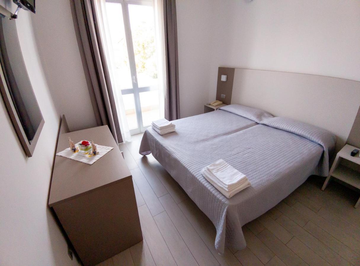Hotel Capitano Торторето Экстерьер фото