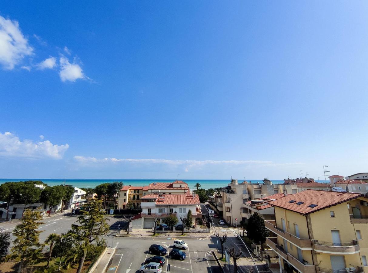 Hotel Capitano Торторето Экстерьер фото
